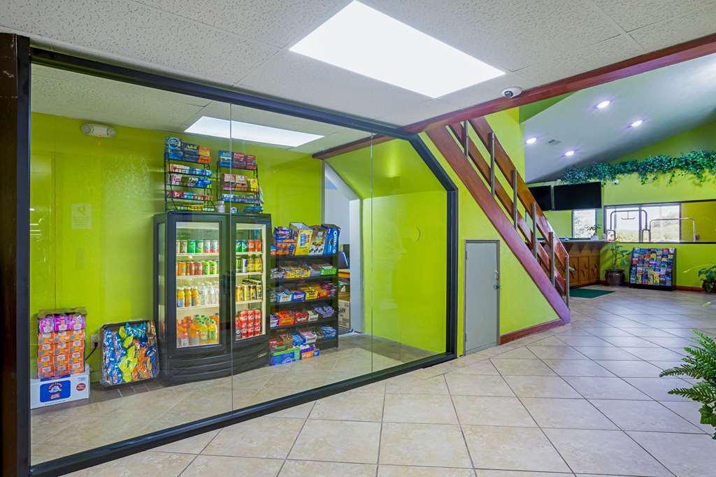 Quality Inn & Suites Near Six Flags East Lodge West Amenities photo
